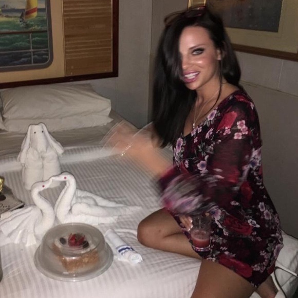 New Small red Floral dress with sheer sleeves - Picture 3 of 4